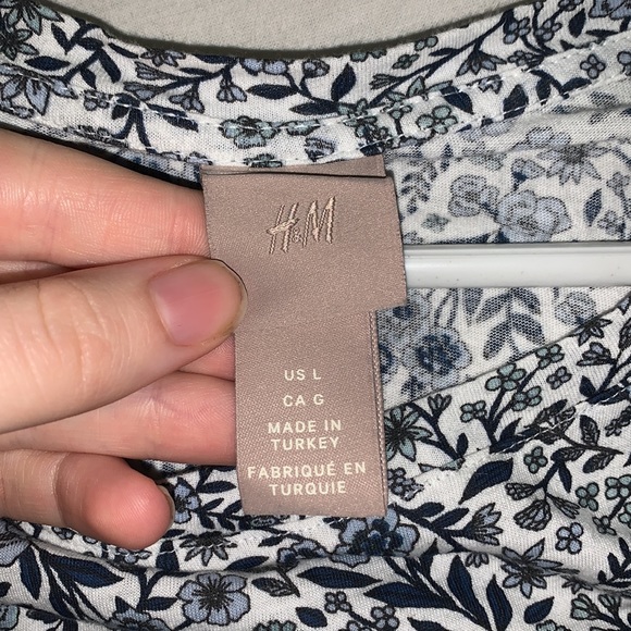 Floral tee - Picture 3 of 3